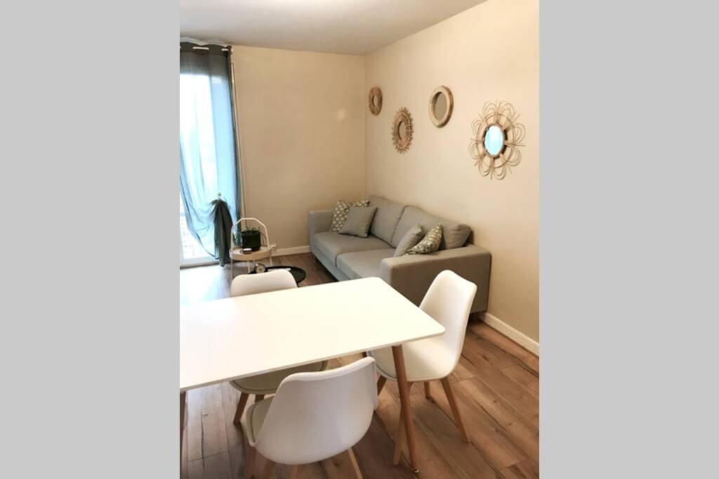 Serenidad - Appartement Cosy 50M2 Et Parking Chateauroux Luaran gambar