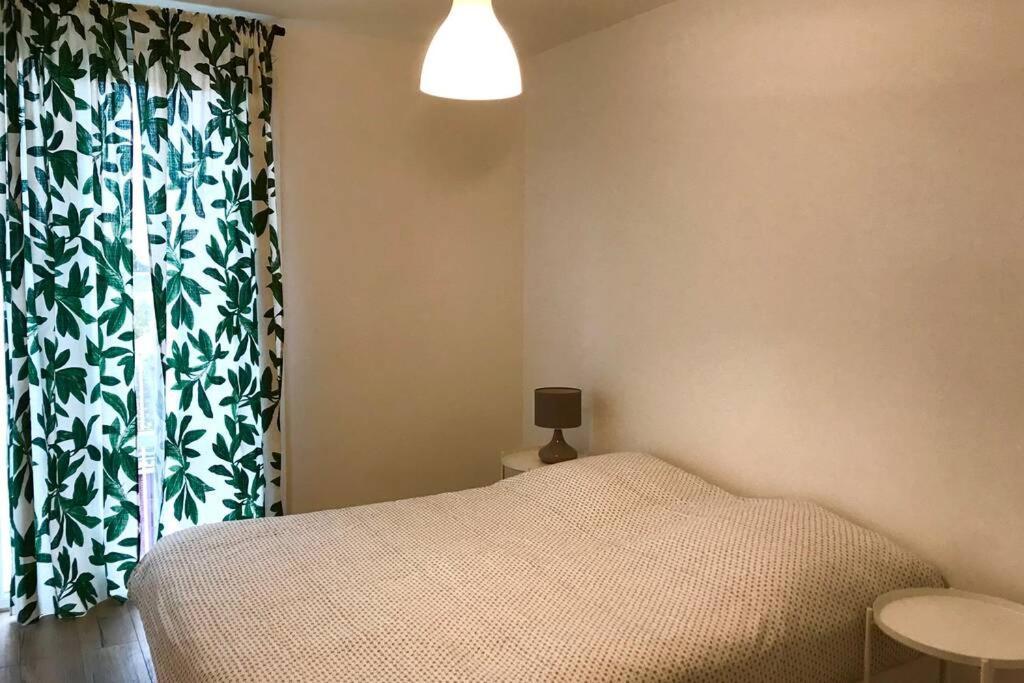 Serenidad - Appartement Cosy 50M2 Et Parking Chateauroux Luaran gambar